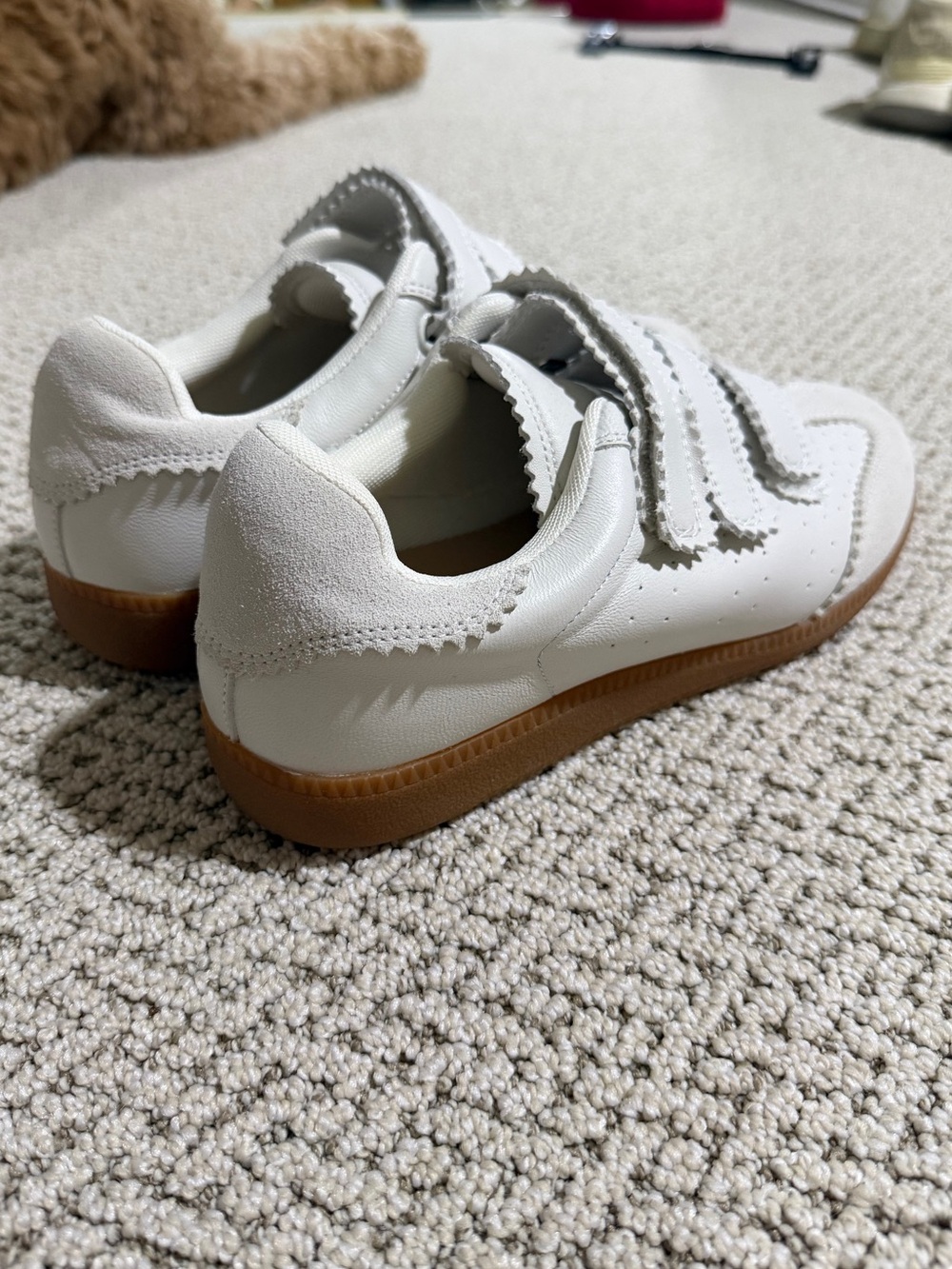 Silent D Velcro Sneakers